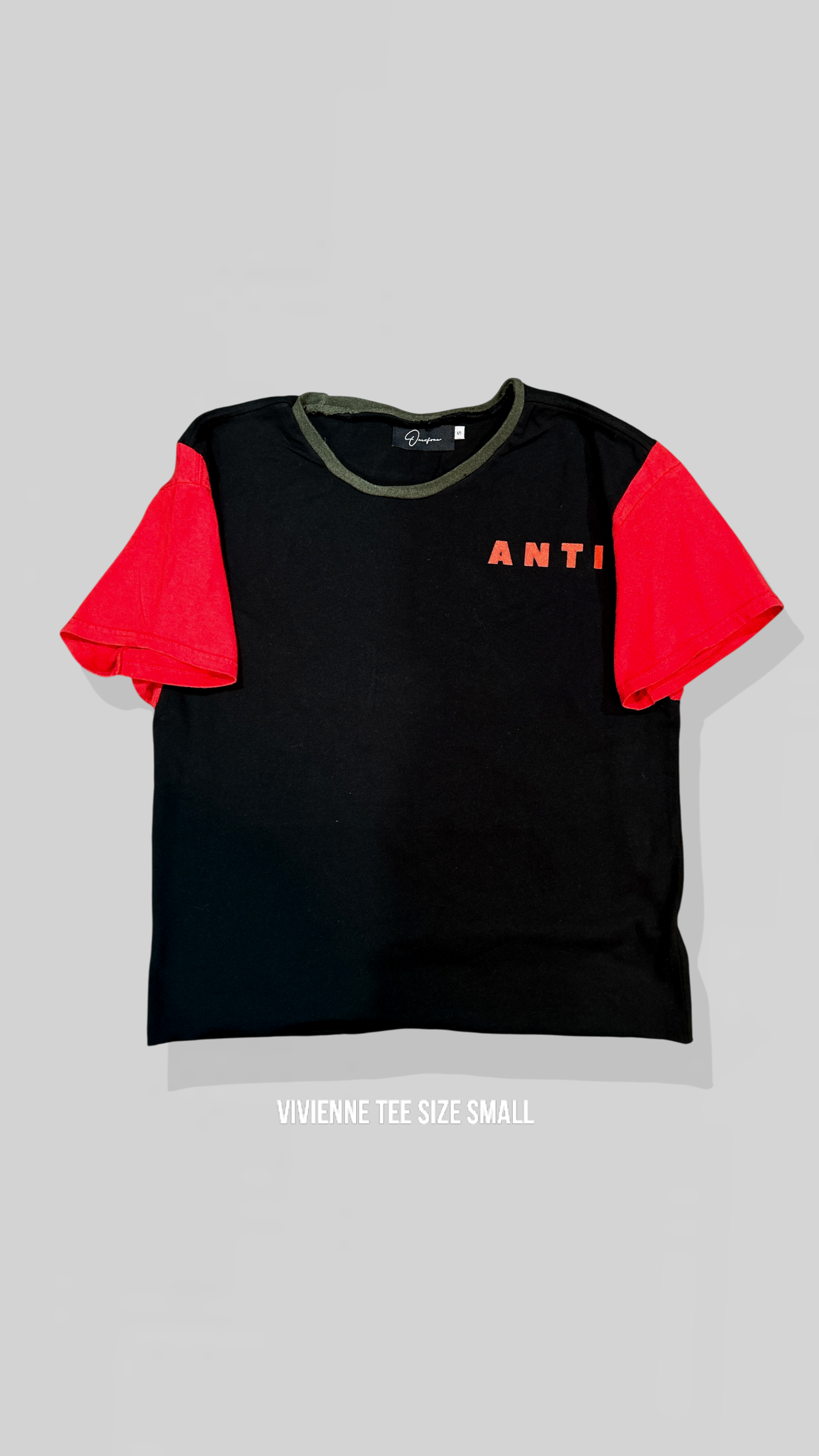 Vivienne ringer tee size small